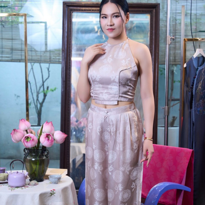 Áo yếm lụa Hà Bảo màu be F